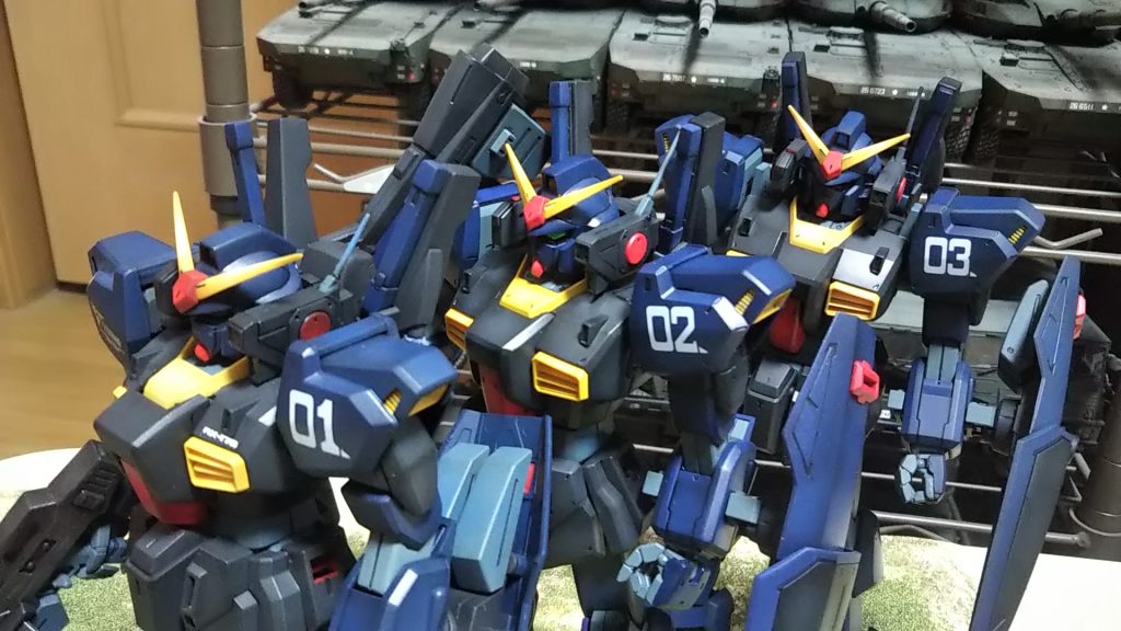 昨日塗装した、02と3機揃い踏み💦