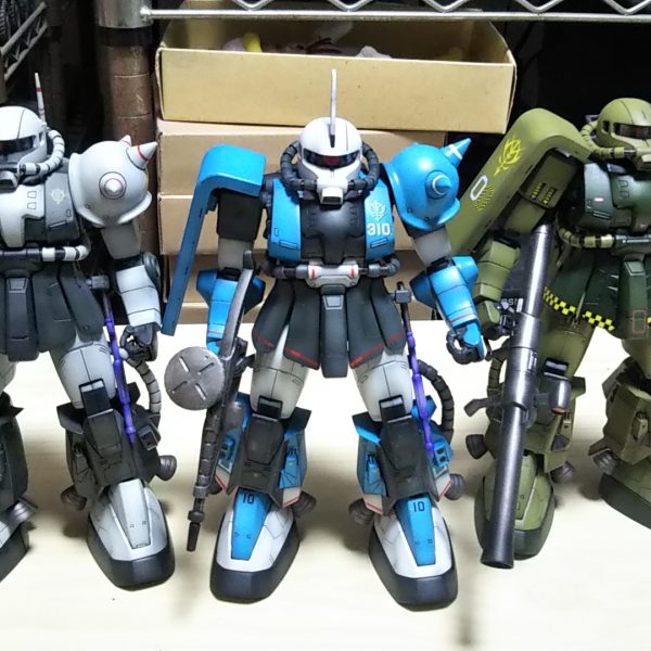 旧MGのザクⅡR1-Aです💦つなぎ目接着乾燥待ち💦💦（7枚目）