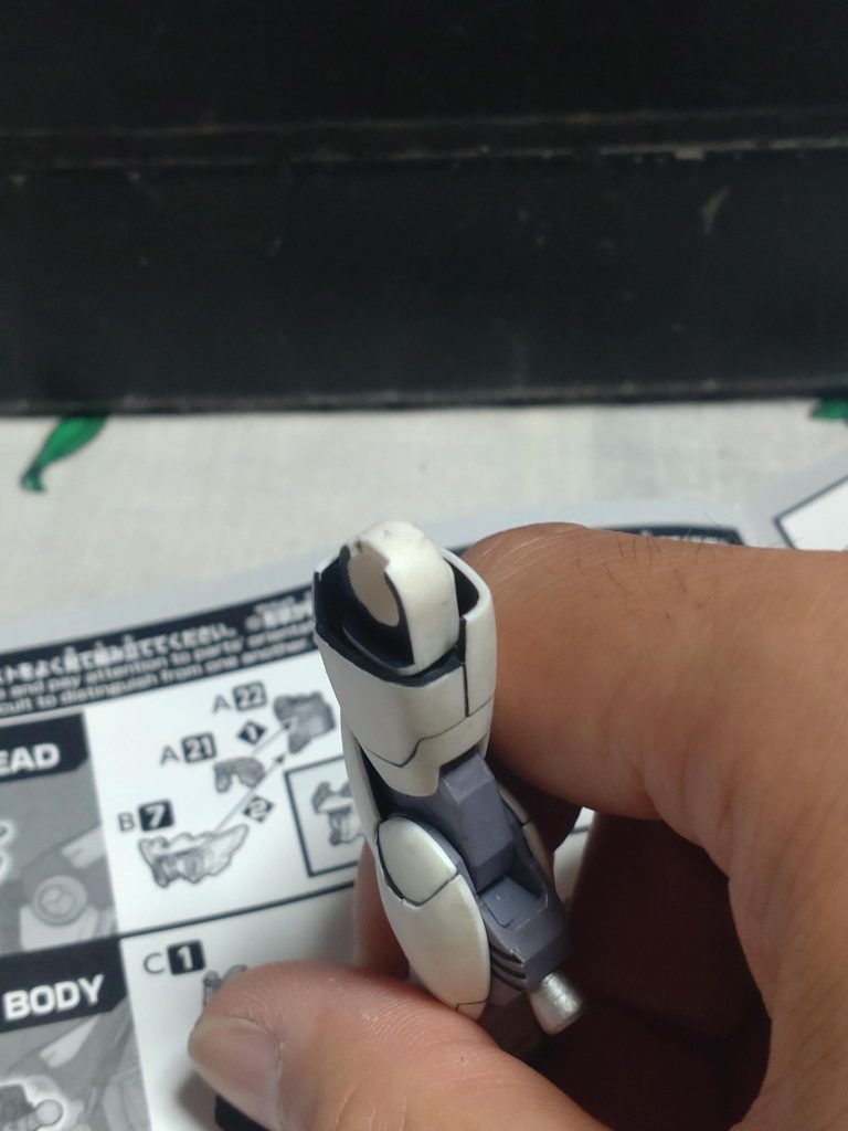 制作中垂れ流ししながら見てた時丁度クラフタチャンネルさんが同じEGウイングガンダムの制作動画アップしてて太ももの可動域アップさせる方法やってたので参考にさせてもらいました(*´艸`)なんてタイムリーなんだ⸜(*´꒳`*)⸝ワァイ