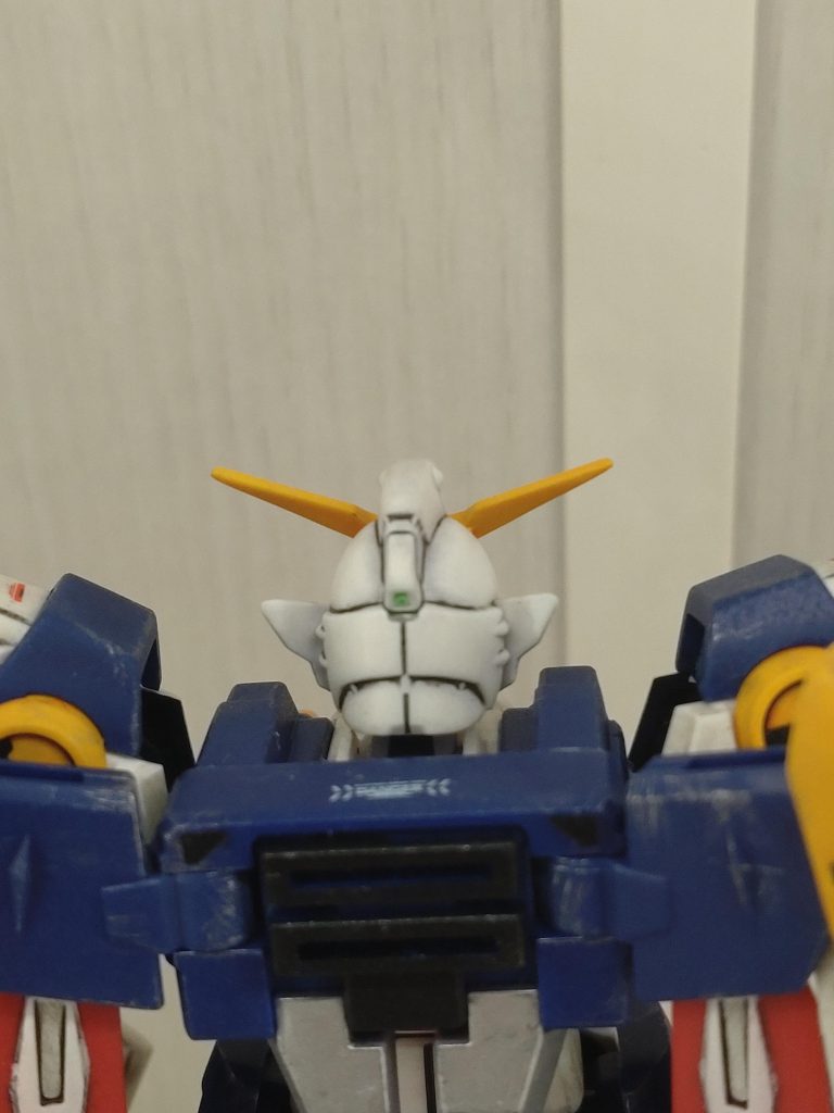 アンテナと頬から飛び出た部分裏削ってシャープ化