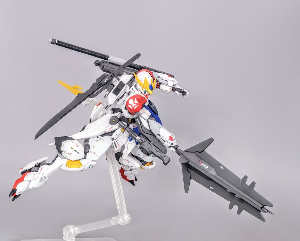 敵機を叩き潰すイメージで