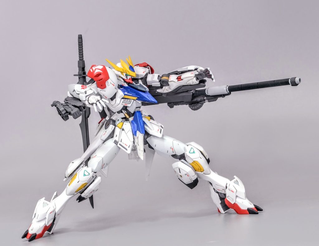 射撃武装の滑腔砲です大型のキャノンが似合うと思い左腕に装着しました