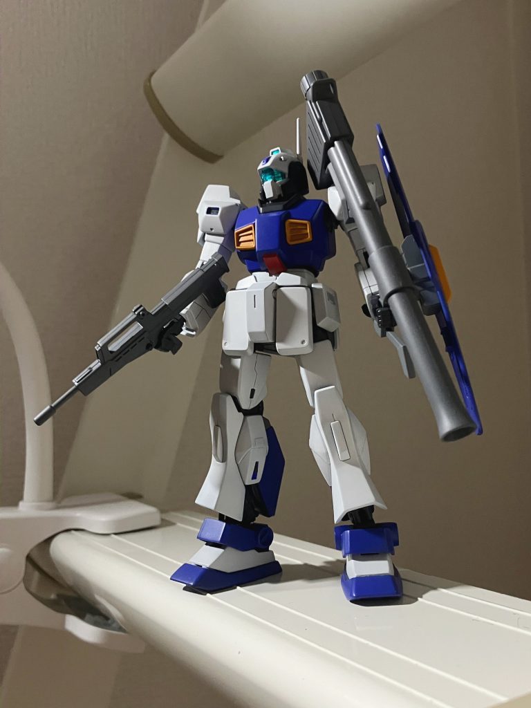 続いて両手持ち。ネモって結構一年戦争時の武器似合うのでそこら辺にあったハイパーバズーカを拝借。