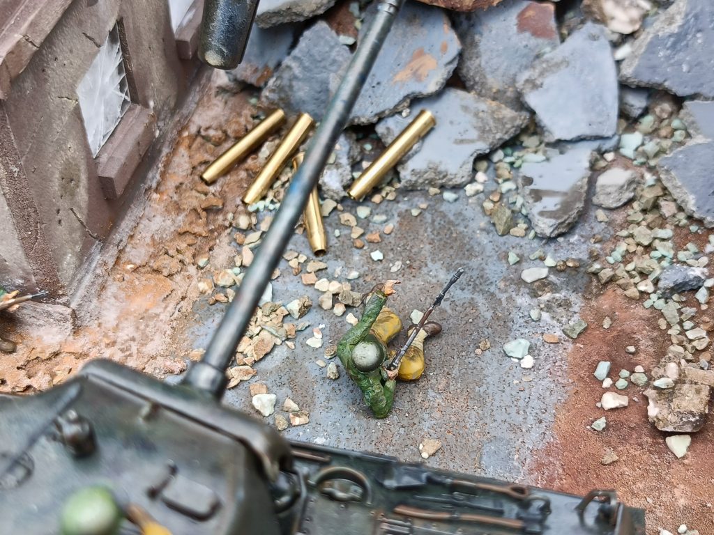 逃げ遅れた兵士。