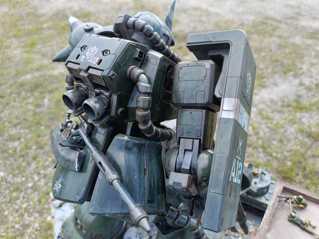 塗装はいつものアクリル塗装を3層のケープ剥がし塗装です。