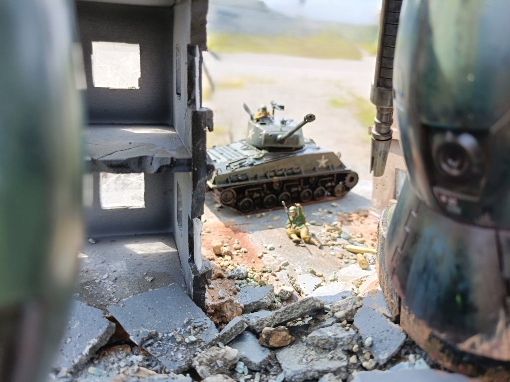 GIANT–3枚目/制作者:孤独のプラモ