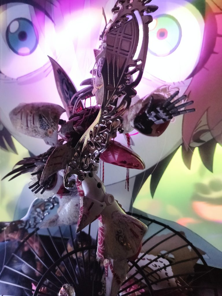 ヒューーーン！！『 そのセリフは。聞き飽きたな！』マチュ「 ！！」ハロ『！！』マチュ「 鬼姐さん！！」