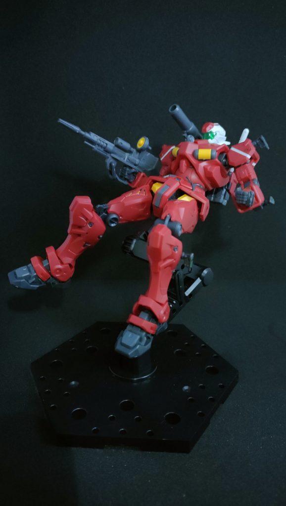 基本ポージング決めたら飾ったまま動かさないんですが、手頃なサイズ感のHGは色んなポーズしてみたくなりますね。今回はパッケージポーズしか撮ってませんが色々試したいと思います。