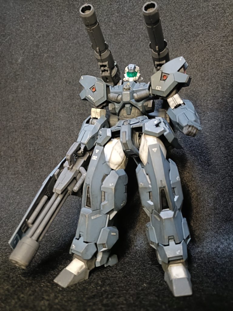 重キャノン正面。軽キャノンの重装タイプ。ガンキャノンよりさらに火力と装甲に秀でているという魔改造ＩＦ設定機体です。