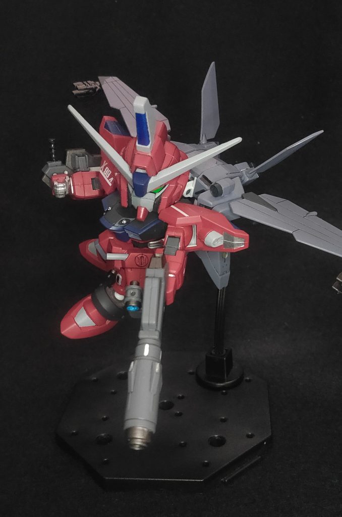 ビームライフルは、バレルを取り付ける事で、バラエーナ・ビームバズーカになります。