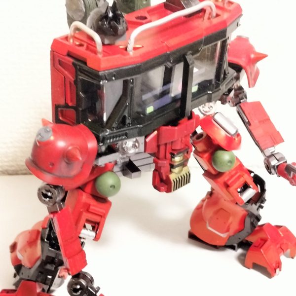 電動なんだけど、レンジエクステンダーとしてのエンジンを背中につけてみた（2枚目）