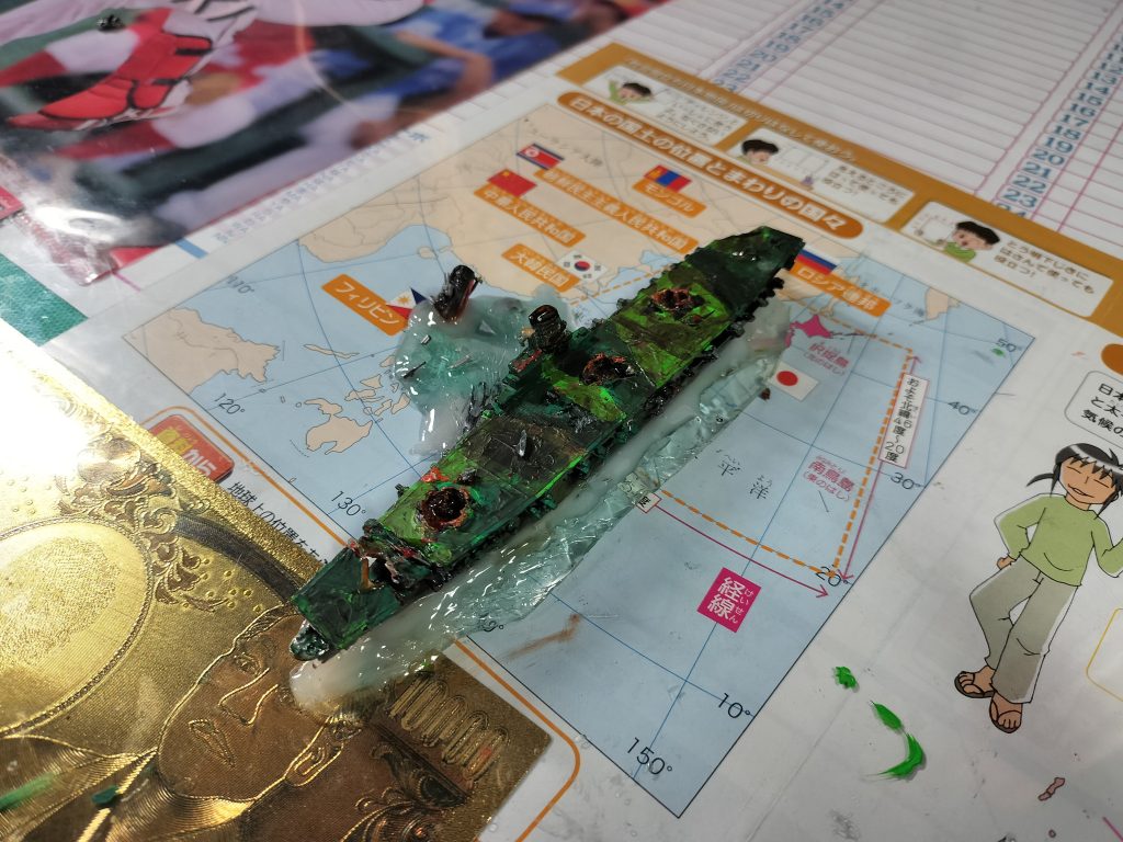 ちょっとずつの間を使って制作していってた1/2000信濃を使ったジオラマ？ですおぢさん頑張っちゃった