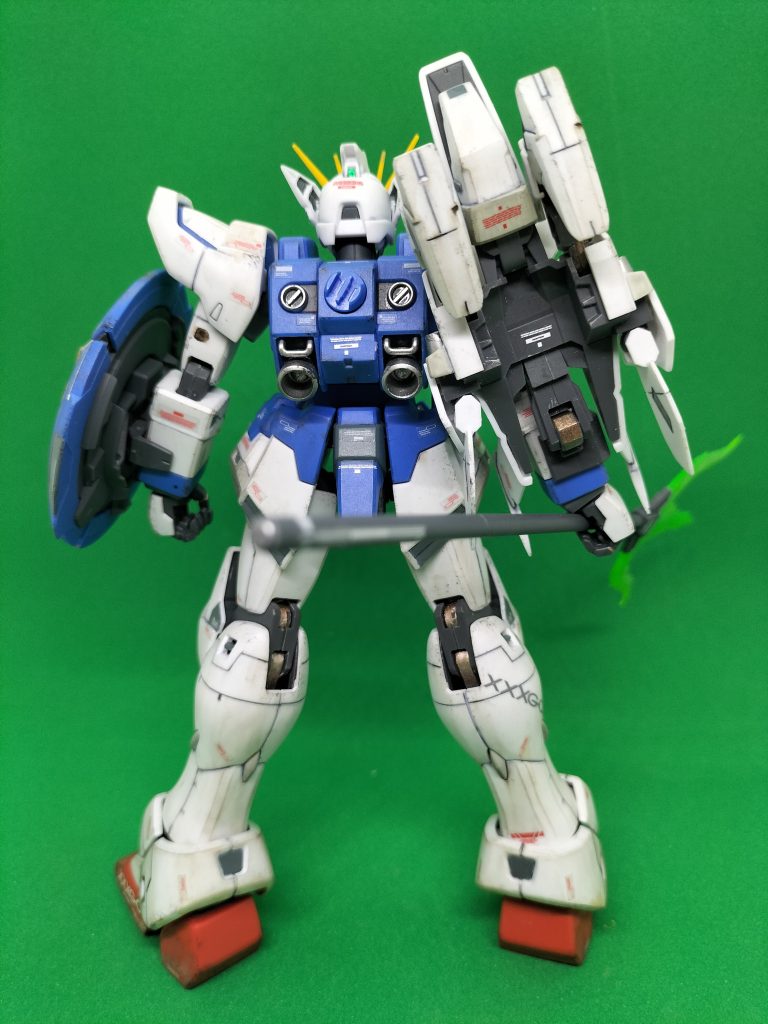 このガンダム、武装外すとシンプルでビームライフルとかサーベルとかも似合いそうですな