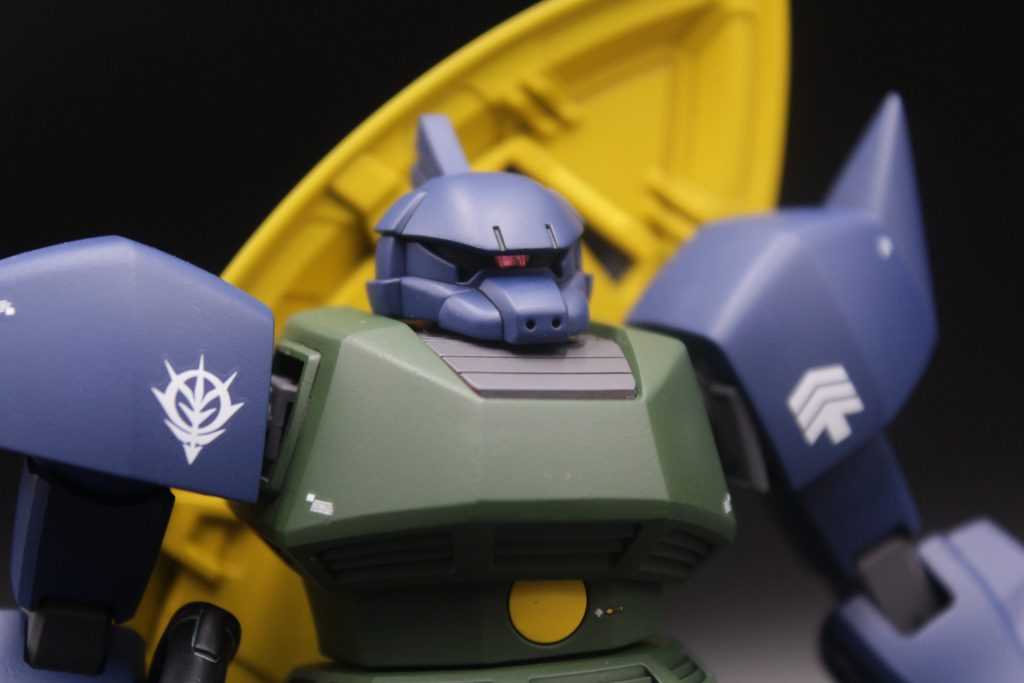 頭部は指揮官機用と一般機用の２つを用意しました。劇中冒頭では確かこちらの頭部だった気が。