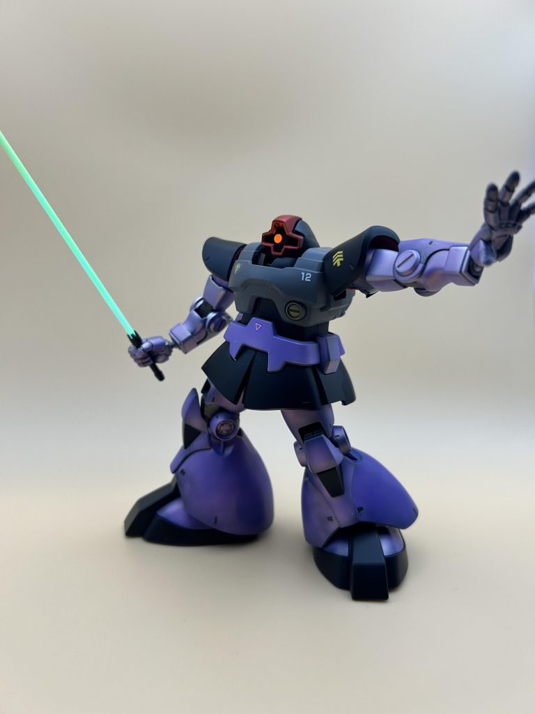 ビームサーベルを蛍光イエローで塗ったけど光らせるとグリーンに