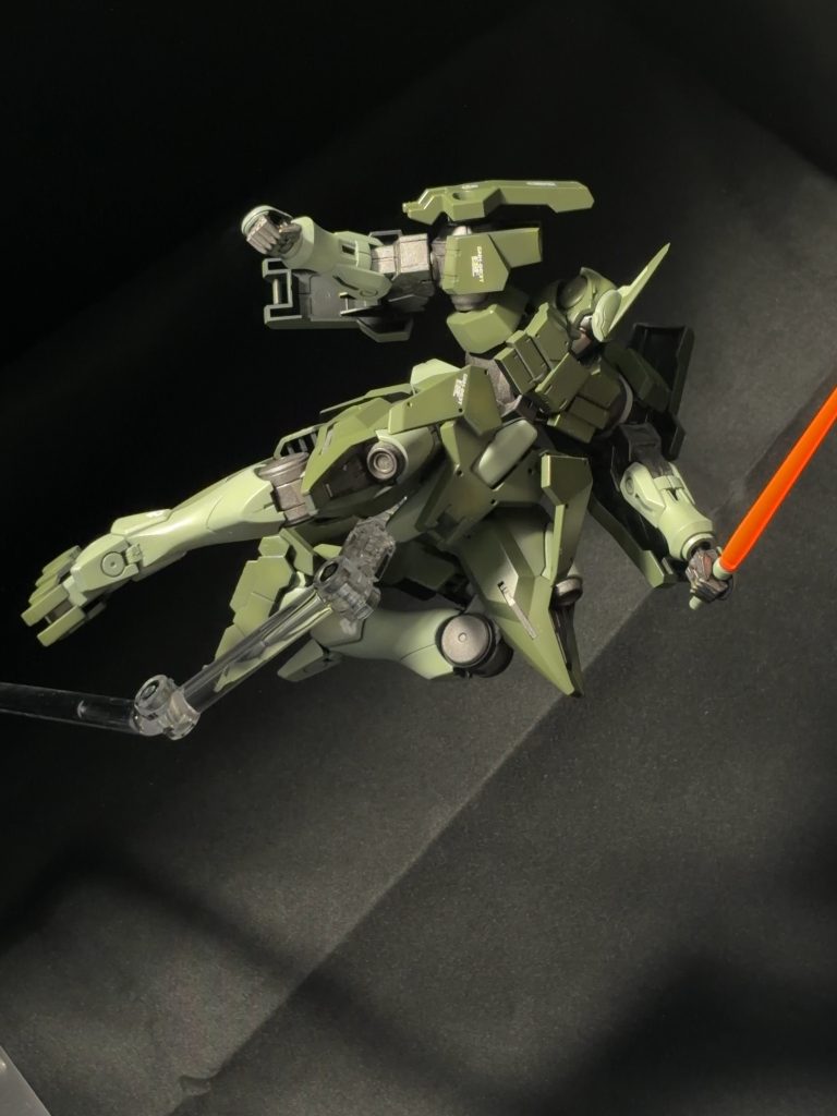 頭部とバックパックだけ外したらこんな感じでしっかりジンクス‼️