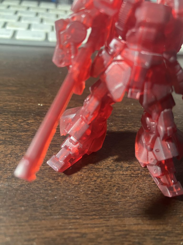 細かいゴミやプラ白化部分はまだありますが、つま先とか膝下（両方中央部分に縦の合わせ目がある）はわりかし消えているのではないかと。