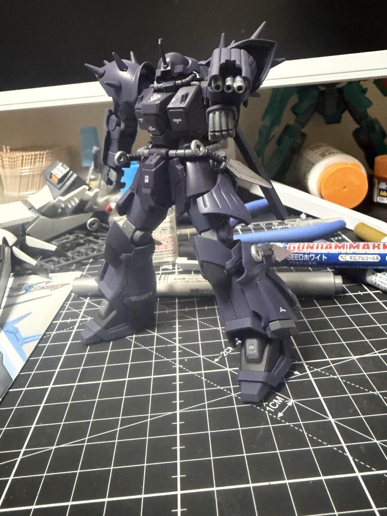 武器の刃の部分はシルバーで塗装