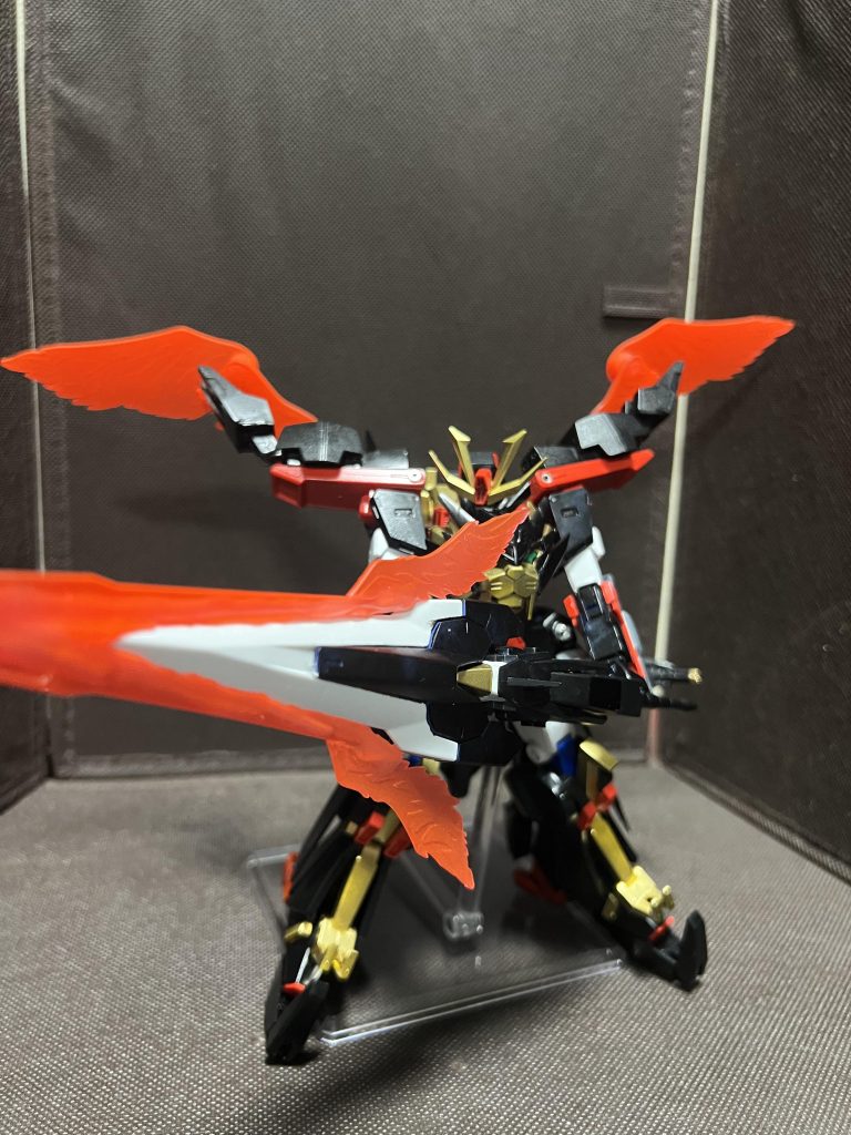 とりあえず、フィニッシュから、トライオン3はトライザンというビームソードだったので、グレート版はバスタートライザンと命名。文字通りでっかくしました笑