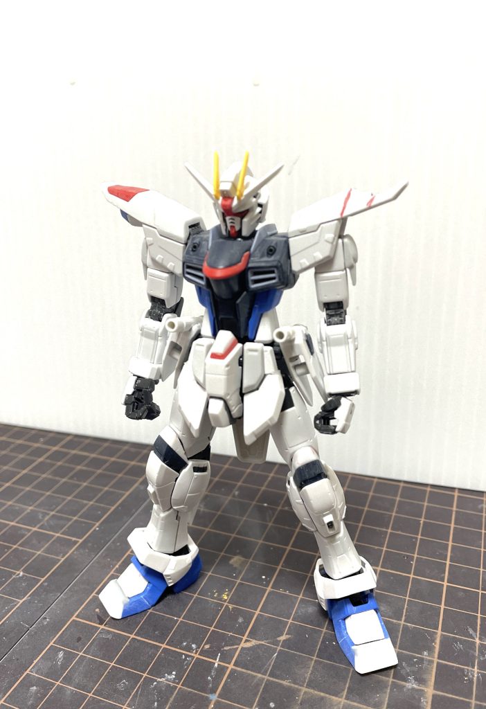 つま先、肩の形状を好みに変更しています。