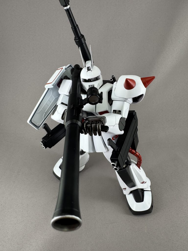 バズーカ装備　望遠レンズっぽく…見えなくもない(zaku-kao4)