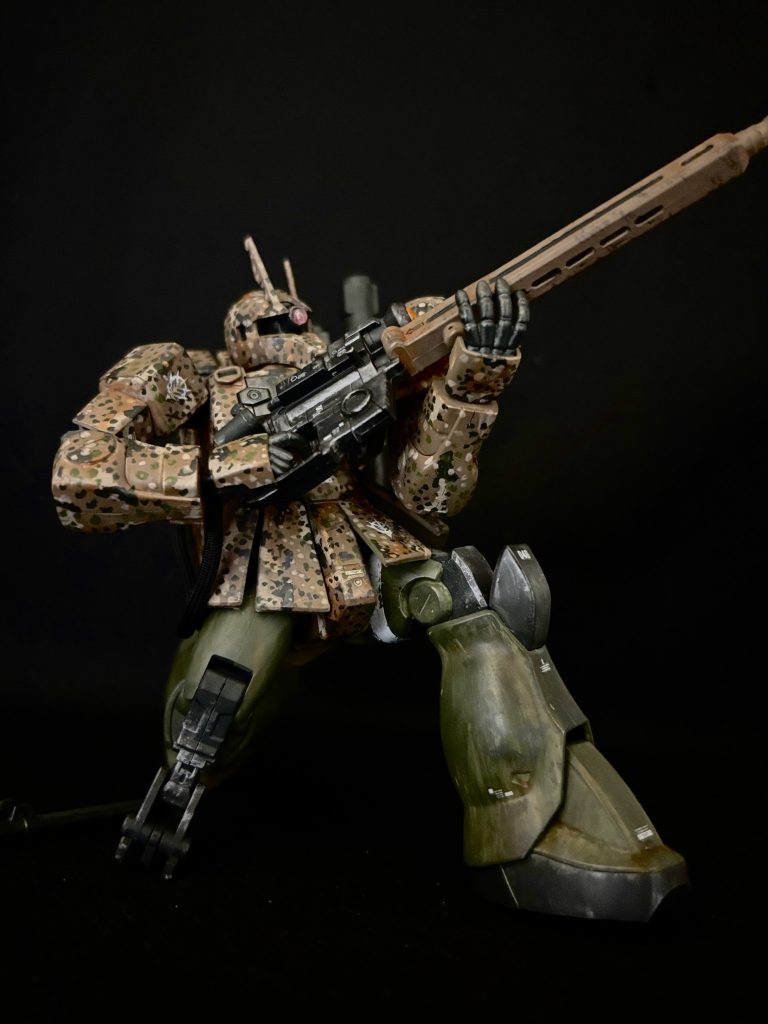 ザクの陽動部隊を使って市街地に誘い込み狙撃します。