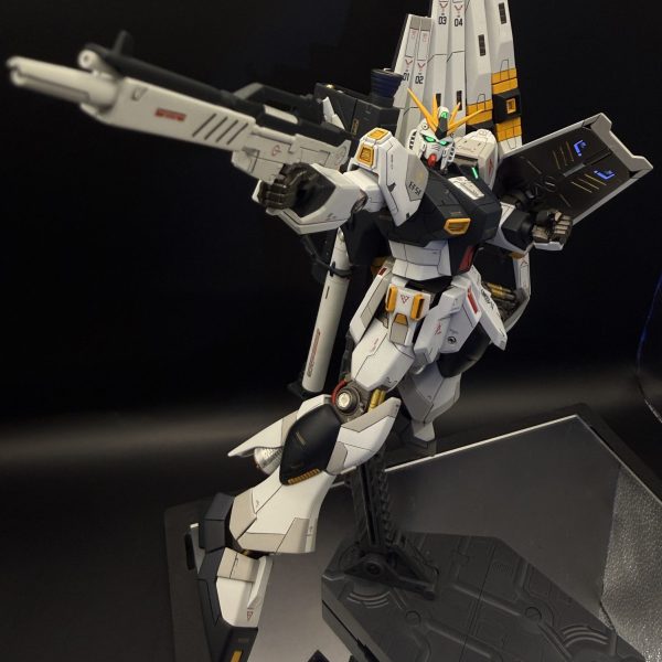 逆襲のシャア　νガンダム