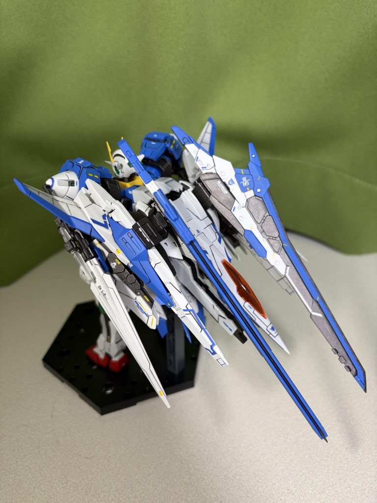 【完成状態】ザンライザーのやりすぎ感が好きです。お気に入りポイント：青色の発色　成形色の青色がおもちゃっぽくて好みじゃなかったので、自分で調色してみました。初めてにしては上出来かなと思います。