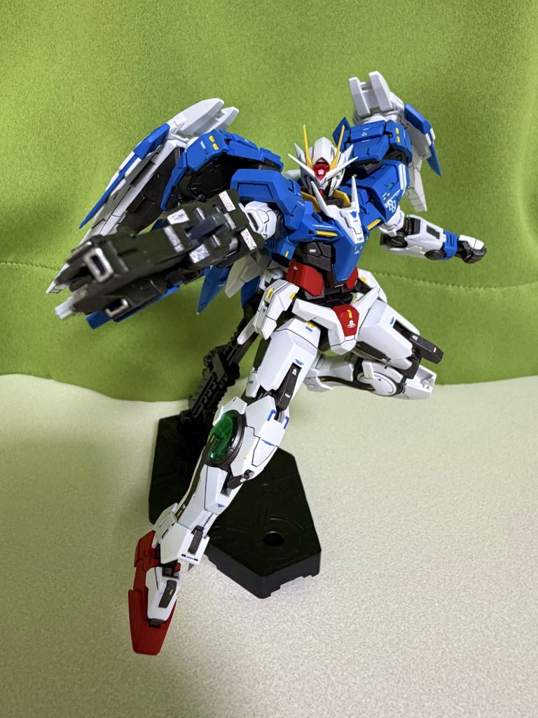 【完成状態】ダブルオーライザー地味に一番気に入っている写真。ポージングはまだよくわかりません笑