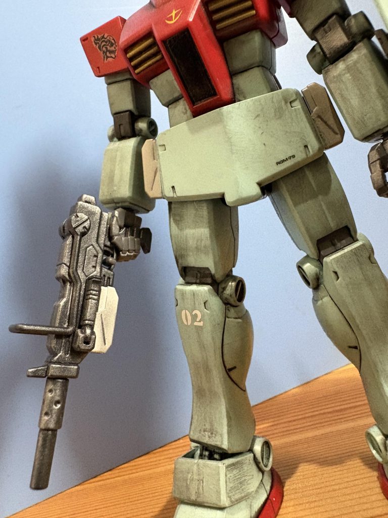 今回の主武装はビームスプレーガンではなく100mmマシンガン😀なので両サイドスカートに予備弾倉を☺️次はWD仕様のジムしようかどうしようか😊