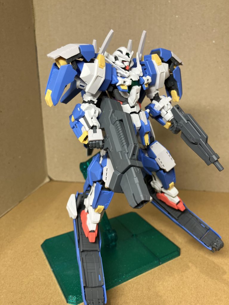 アヴァランチユニットの関係で、アストレアのソードは接続できなかったため、射撃武器を持たせてみました。