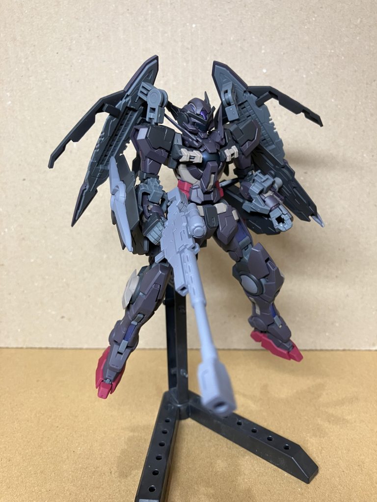 適当に混ぜたパープルやミッドナイトブルーで塗装しました。