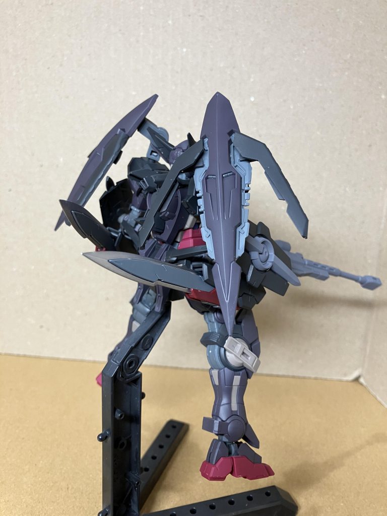 エクシアのシールドは展開状態も可能です。