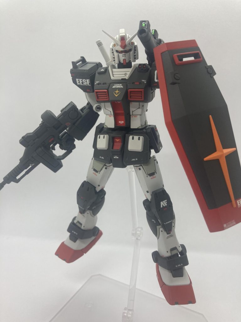 初エアブラシはオリジンガンダム！バックパックのキャノンが最高です！コックピットハッチなど部分塗装に苦戦して何度も塗り直しました、、