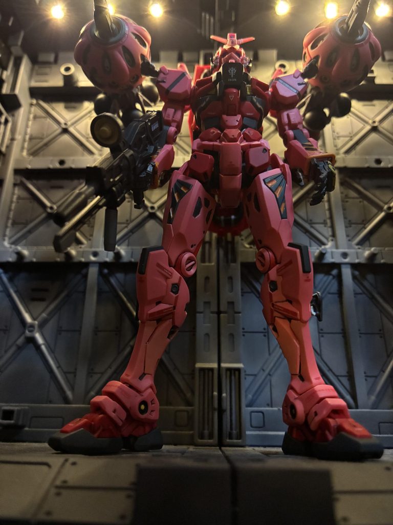 赤いガンダム–3枚目/制作者：@JyonPura