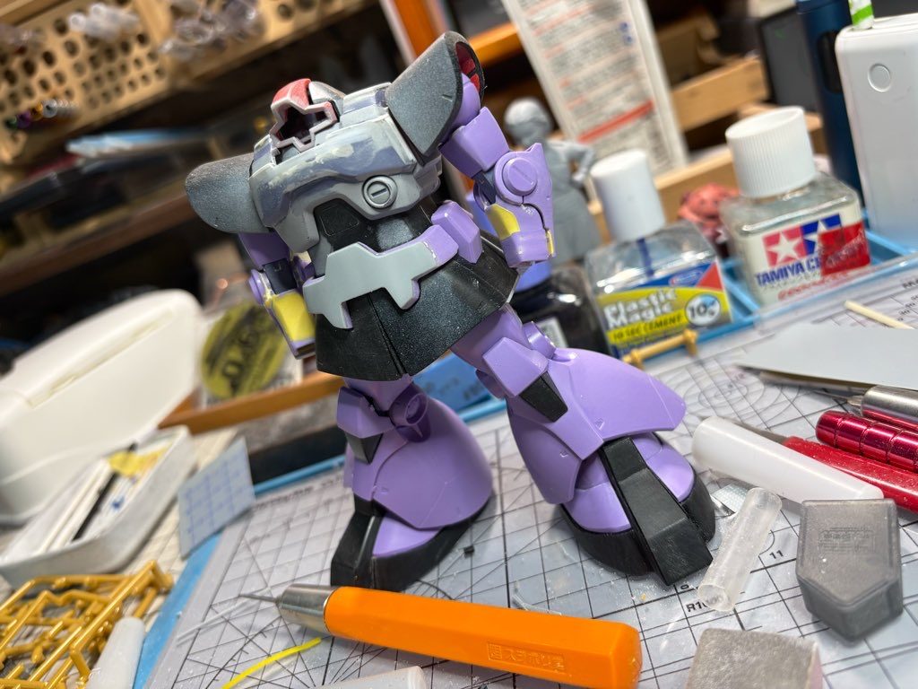 欲しそうに眺めていたら(味気無いダンボール梱包で眺めたところで完成見本すら見れません) なんと、嫁さんからお許しが!子供と3人でそれぞれ箱を抱えてレジに列んだことを今でもおぼえています…