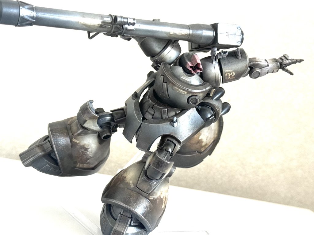 地面との設置性の問題からディスプレイは浮かせるのがお勧め✨（無改造の場合）デカい身体で躍動感✨✨