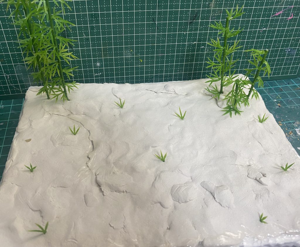 ジオラマ、塗装前。材料は全て100均です( ´ ▽ ` )