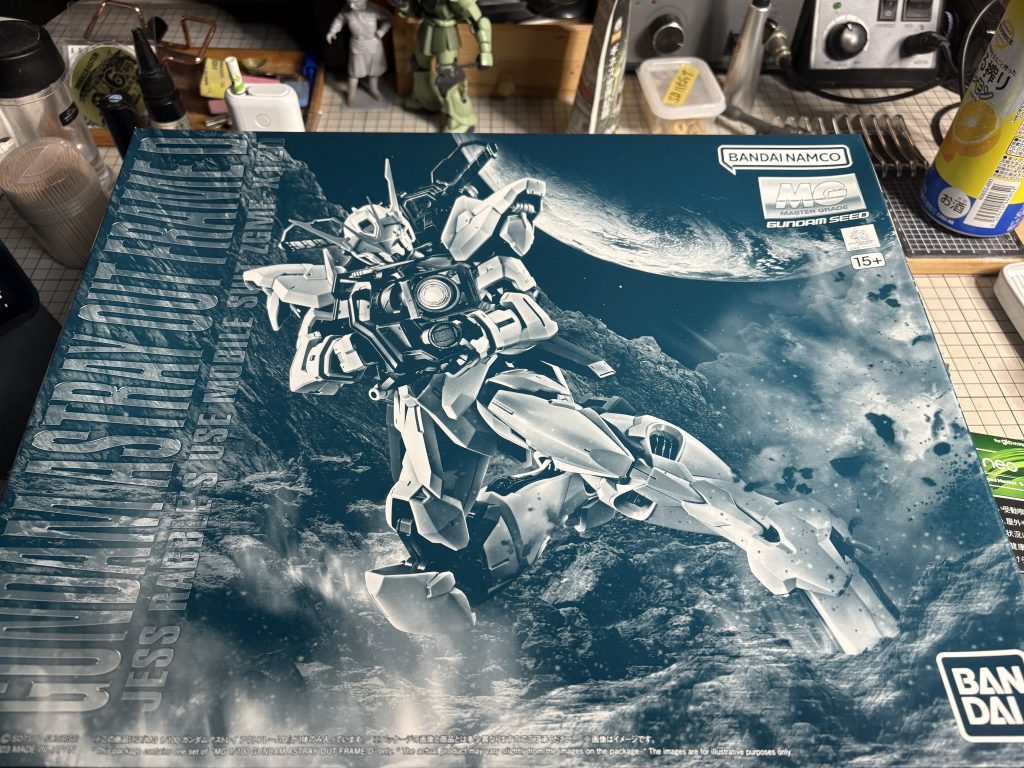 前回HGドムの積みプラ整理の際、いつ届いたのか、何のシリーズかよく分からないガンダムアストレイが出てきました…ドムも作り終わり、丁度週末だったのでやったことの無いスピードチャレンジをしてみました!