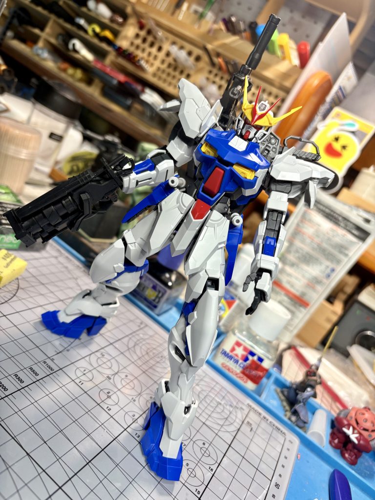 まずは仮組みしてみます…アストレイは好きだけど、やっぱり知らないガンダムです、ランナーにはテスタメントとあります(調べたら赤いガンダム出てきた)バックパックはSEED系のが色々着けられるらしい…