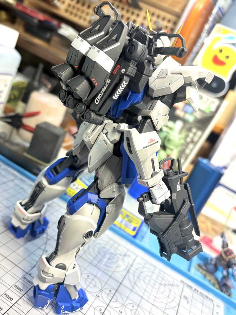 結局のところ、いちばん時間がかかったのはデカール貼りと乾燥時間で、週末に4~5時間×2日間もあればカンタンに完成します…