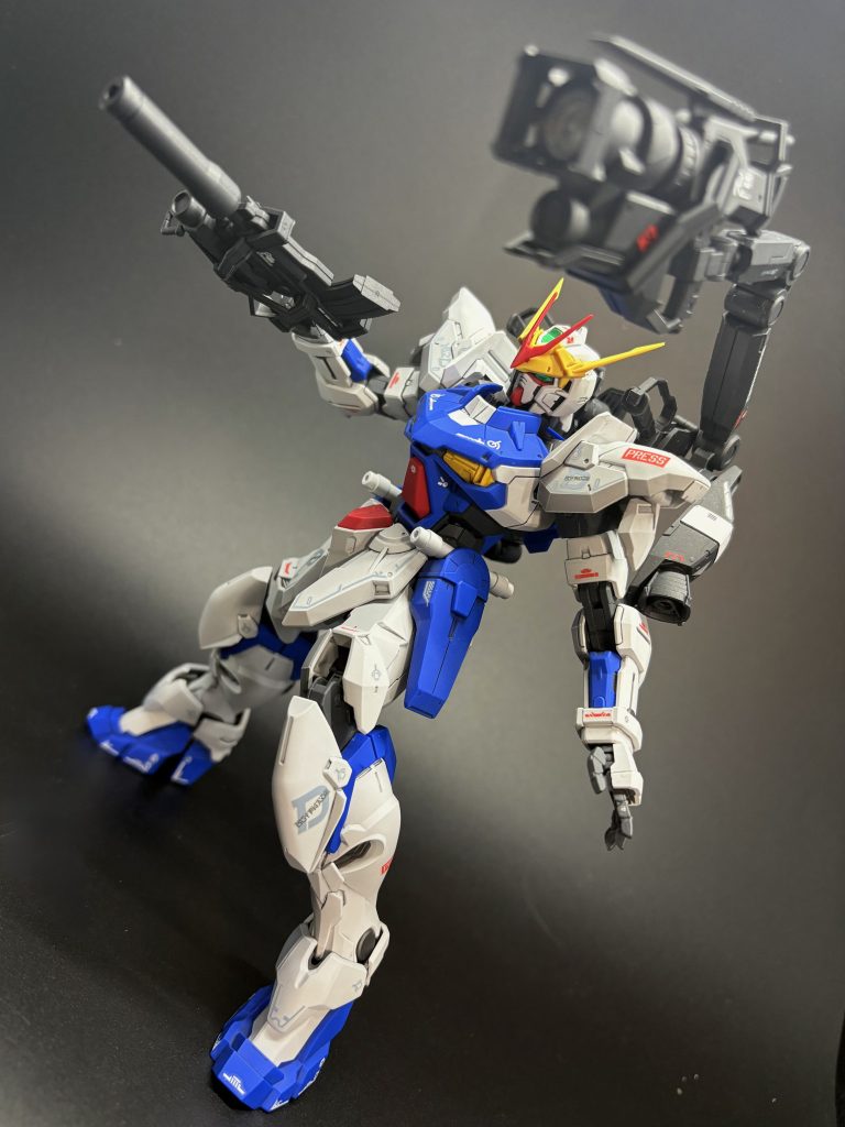 さすがバンダイ、変わったことは何もせずにここまで出来ます!使った工具は紙ヤスリ、ニッパー、デザインナイフ、塗料はクリアブラックとスミ入れのみで部分塗装もしてませんガンプラの懐の深さを感じた製作でしたが、普段何気にやってる作業工程にどれくらい意味があるのか等、いろいろと考えた次第です…