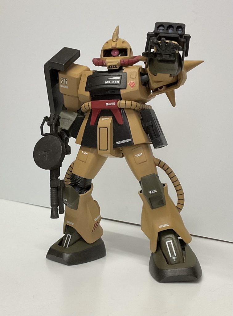 改修箇所①頭部：モノアイをHアイズ化、モノアイレールの支柱をランナータグで新造胸部：幅詰め肩関節：ボールジョイント化