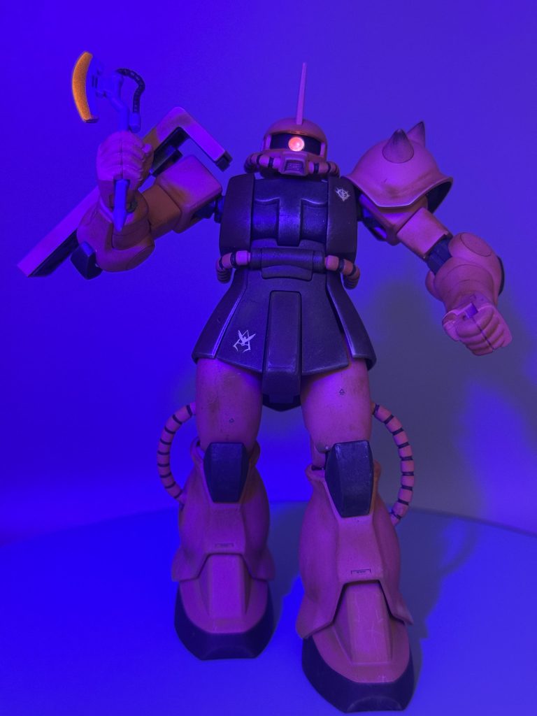 光らせました💡蛍光塗料