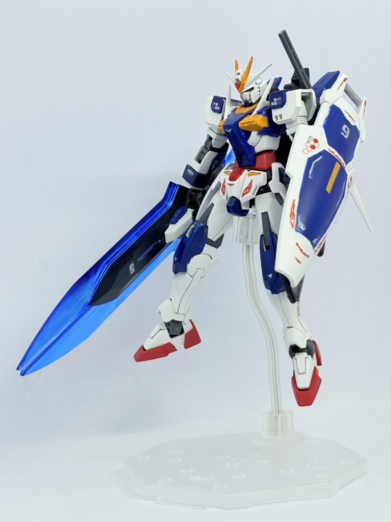 既存機体しか使っておらずあんまディテールも盛ってないのにオリジナルガンダムっぽくなって嬉しい。目指したのは最初からこういう機体・商品で売ってたやつ？くらい自然に馴染むシルエットなのでそれは達成出来たかなぁという気持ち。