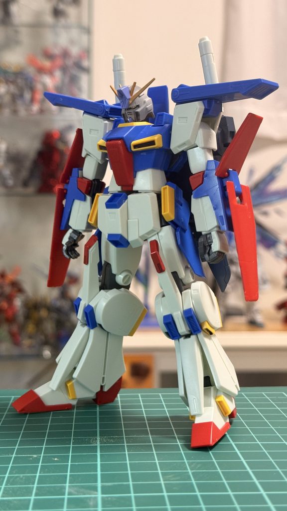 最初はカラーリングだけ真似てみようかと思いましたが、せっかくなのでミキシングしてFAZZを目指すことにしました。