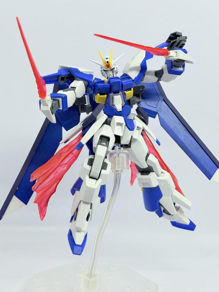 フロントアーマーには小型ビームサーベル「ベガルタ」を装備している。こちらも元機体のビームブーメラン機能を削除し、あくまで近接武器として運用をしている。