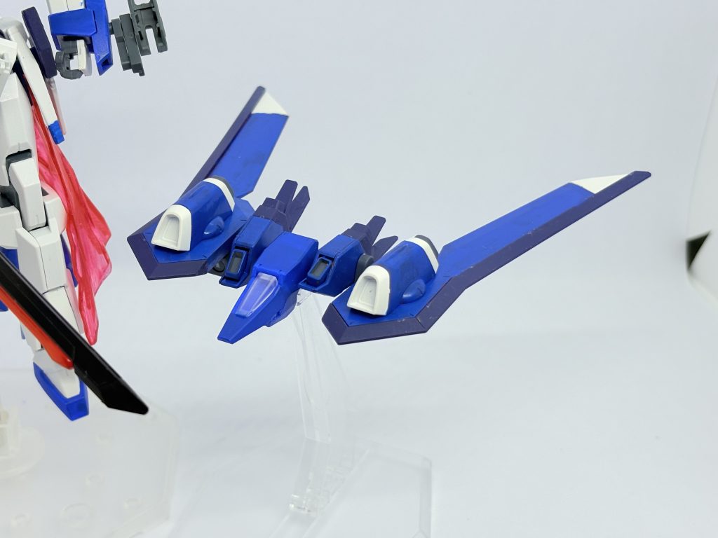 バックパックはコアファイター形態に分離できる。