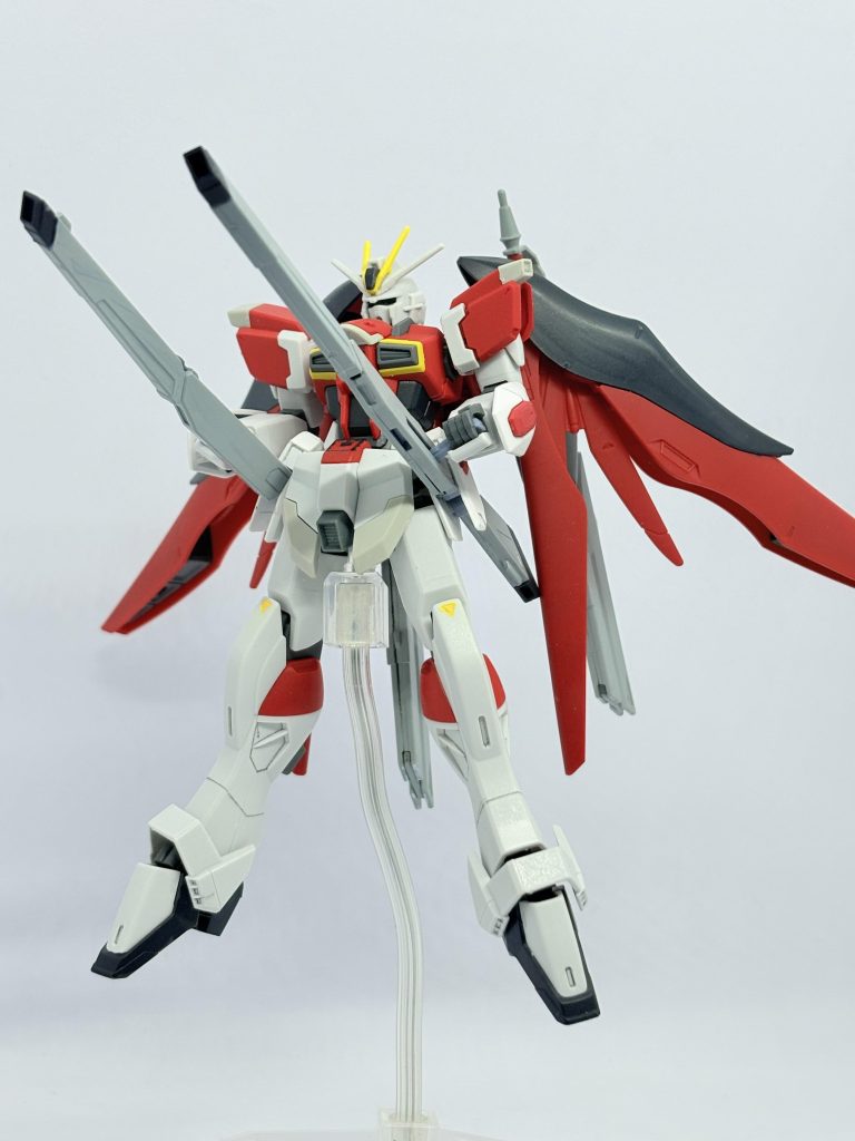 腰にクスィフィアスレールガン。デスティニーインパルスをイメージして二刀流と二門砲にしながら、よりによってインパルスにフリーダムの武装を合わせる所もお前はお前でちゃんと原作観てるんかいって感じで良いなと思いました。