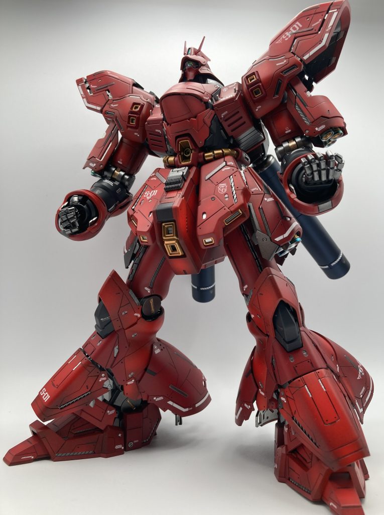 赤の塗り分けは、経験が少ないので感覚で決めました。濃い赤:パールローズディープレッドと余っていた名鉄スカーレットの調色中間赤:プレミアムレッド薄い赤:ローズブライトレッドとミディアムレッドの調色の3色を使い、全てガイアノーツのクリアレッドで色味を調整しました。